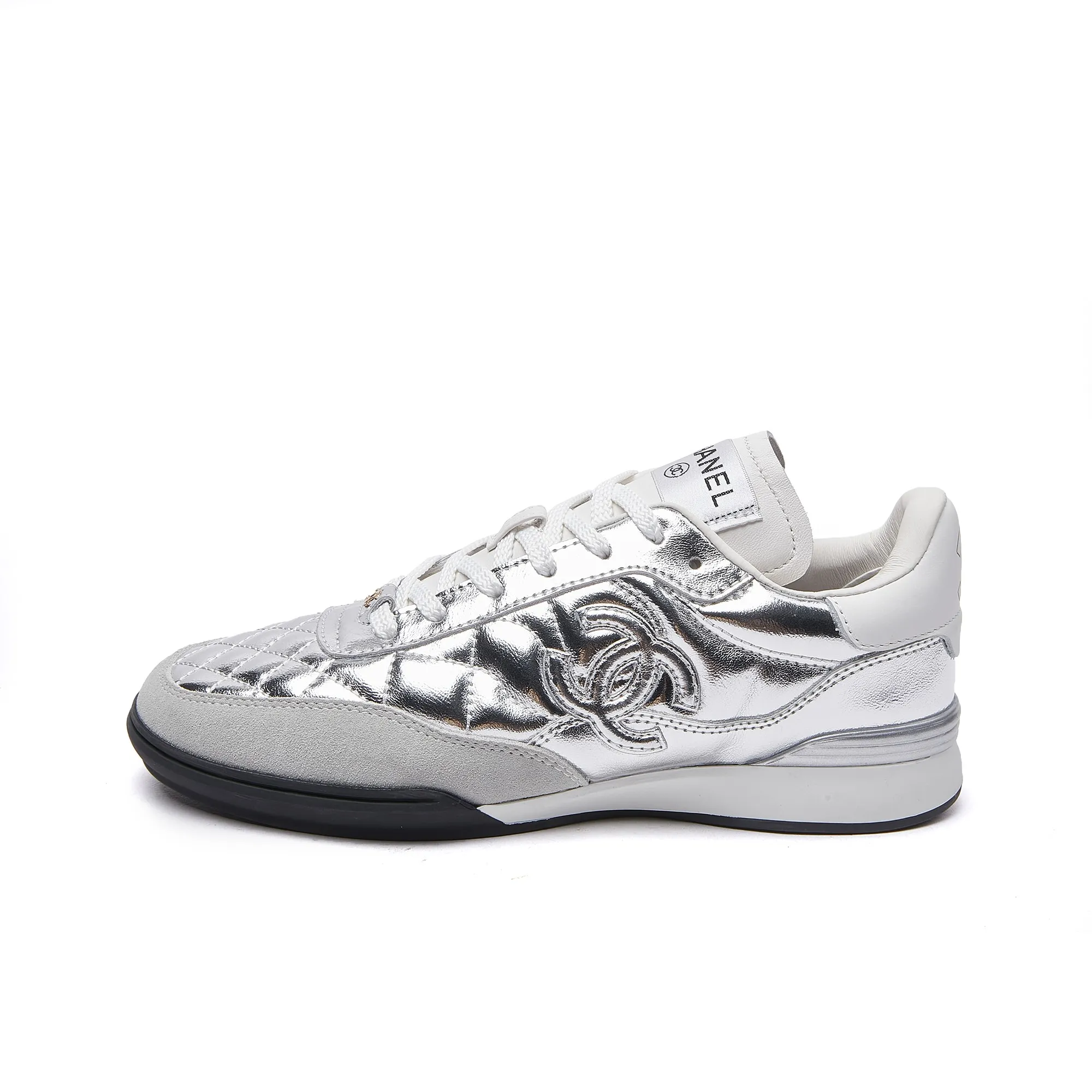 👟👟Ex-factory price 560👟👟 Chanel Chanel - 2024 counter top casual sports shoes This classic design; the upper is electro-embroidered with a variety of techniques; the outsole is fashionable and sporty; it is unusual to incorporate a variety of color matching elements... The diversified mix and match is very beautiful and versatile, casual, fashionable, sports and outdoor can be taken into account... ꫛꫀꪝ Go➫ Material: ❶Upper is made of: Original imported mixed-breed sheep ❷Inside made of: original imported breathable sheepskin ❸Outsole based on: original TPU outsole Full set of boutique packaging for women 35–41